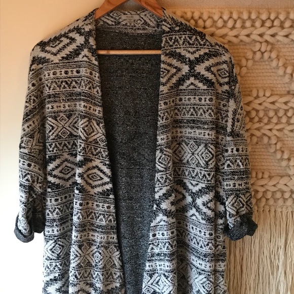 NWOT Urban Outfitters Ecote Medium Geo-Print Open-Front Cardigan - Picture 8 of 12